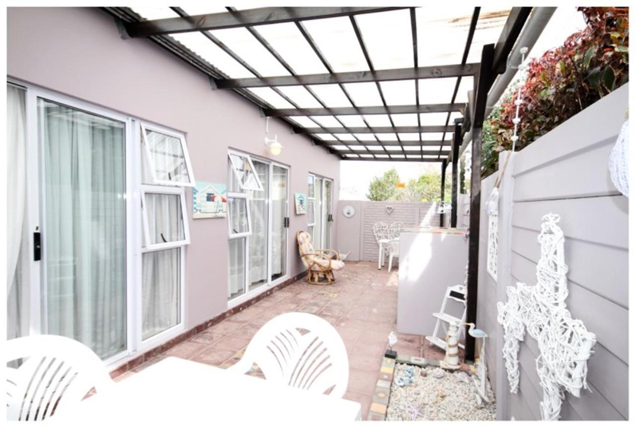 Nahoon Bed & Breakfast East London Δωμάτιο φωτογραφία